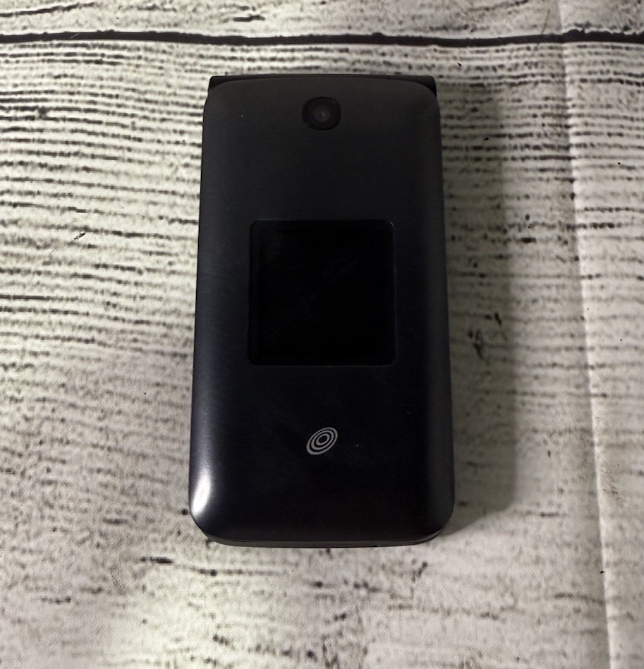 Alcatel MyFlip A405DL – Black (TracFone) 4G LTE GSM WiFi Camera Flip Cell Phone