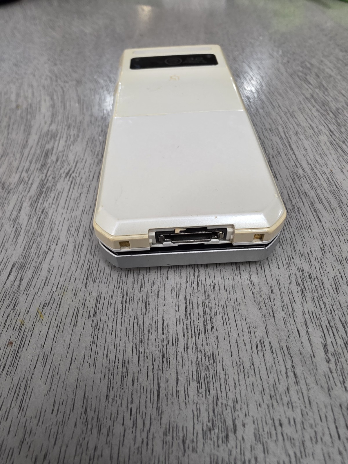 Sharp Aquos Docomo SH905iTV Japanese Flip Phone VIERA Keitai Mobile Phone – 2008