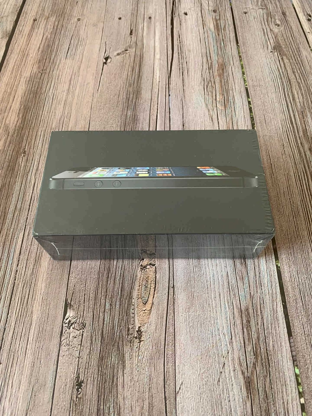 Apple iPhone 5 – 32GB – BLACK (Unlocked) IOS10 Sealed