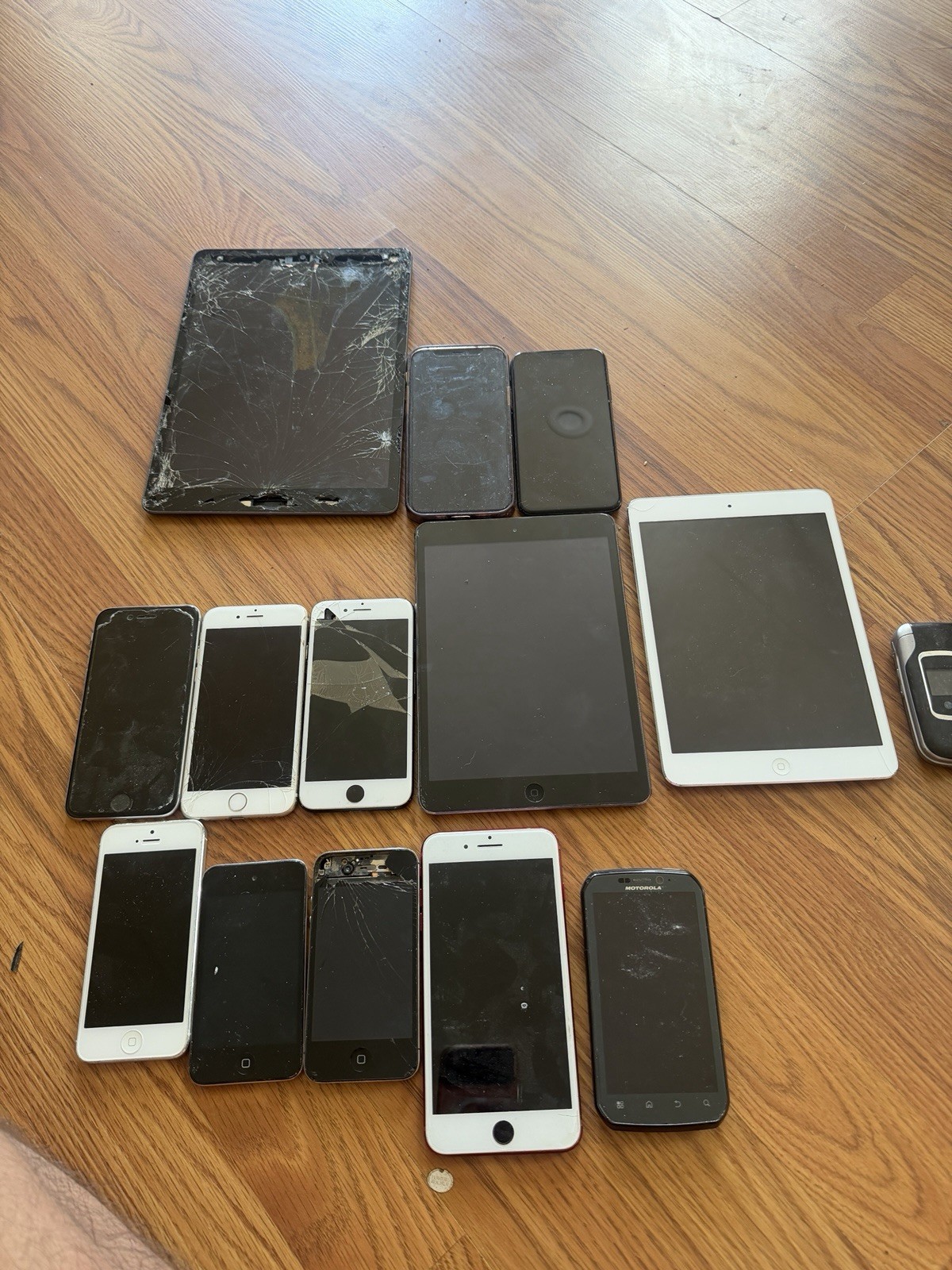 Lot Of Assorted Apple iPhones, Tablets – For Scrap only or PARTS ONLY