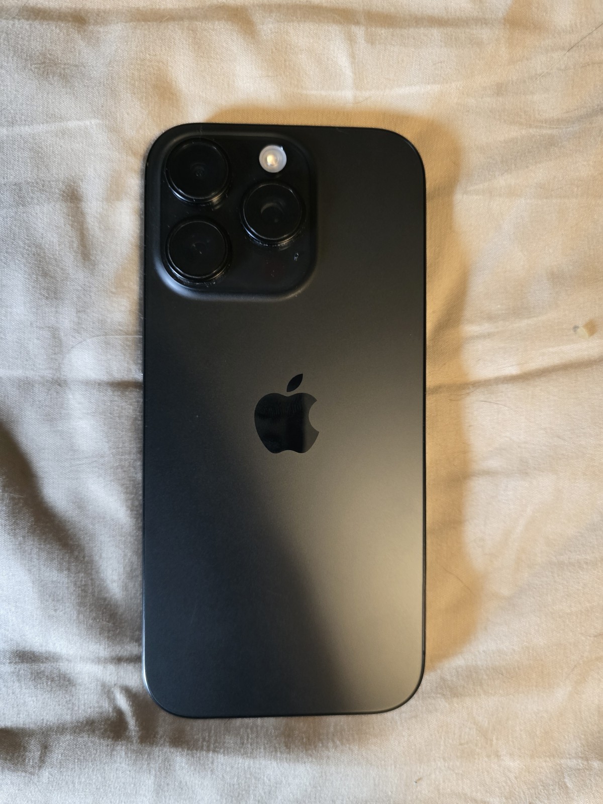 Apple iPhone 16 Pro 256GB (94% Batt) Black Titanium ATT locked EXCELLENT