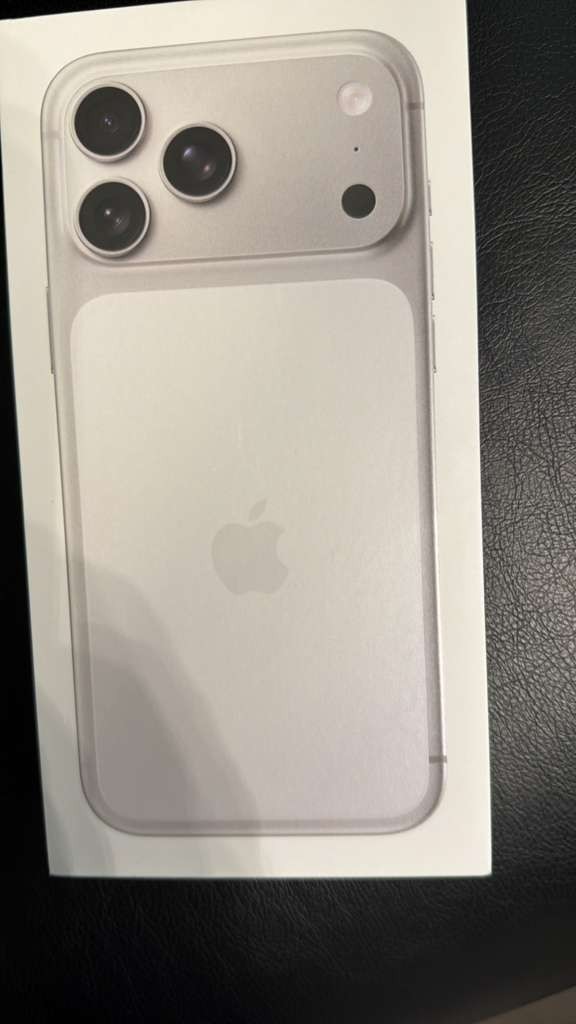 Apple iPhone 17 Pro Max 1TB Silver A3257 Verizon eSIM Smartphone MFXN4LL/A