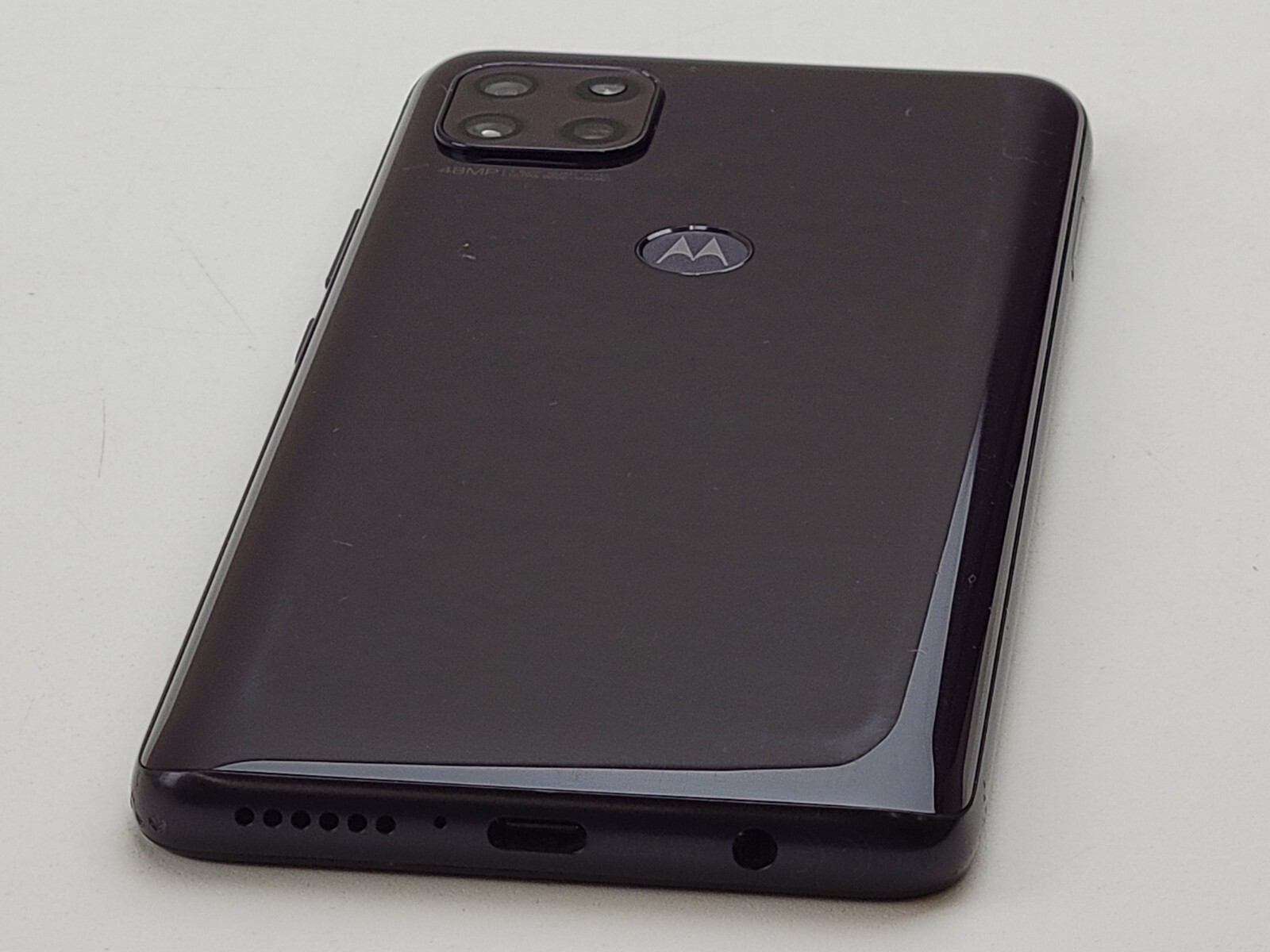 Motorola One 5G UW Ace (XT2113-1) 64GB (Verizon) Prepaid – BLEMISHED- Clean IMEI