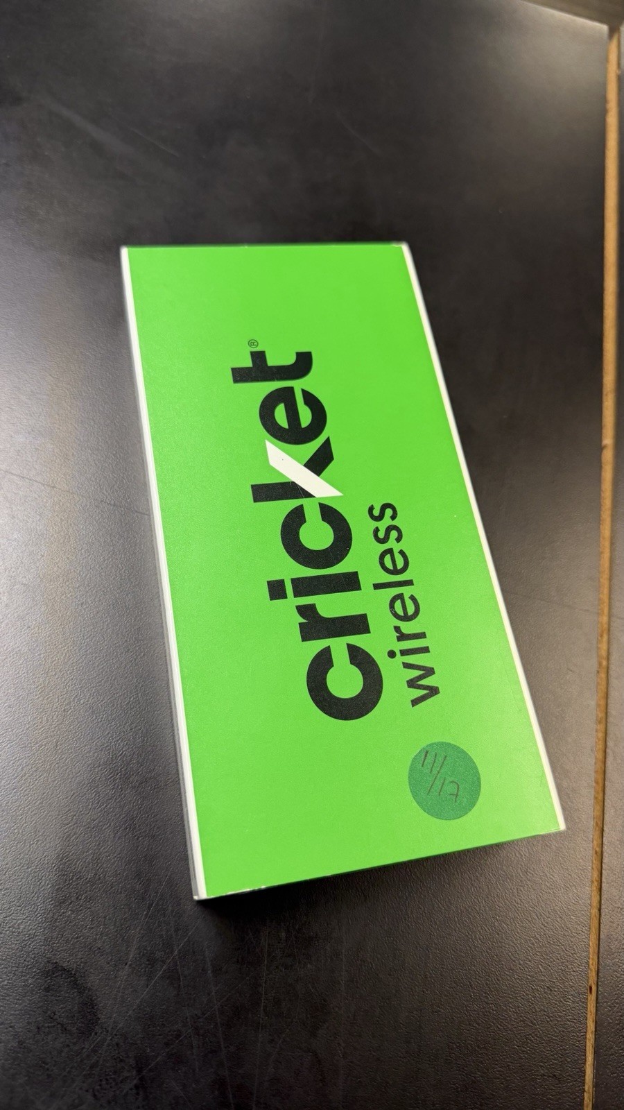 NEW Motorola Razr 2025 – 256 GB – Blue (Cricket Wireless Carrier Lock)NEW SEALED
