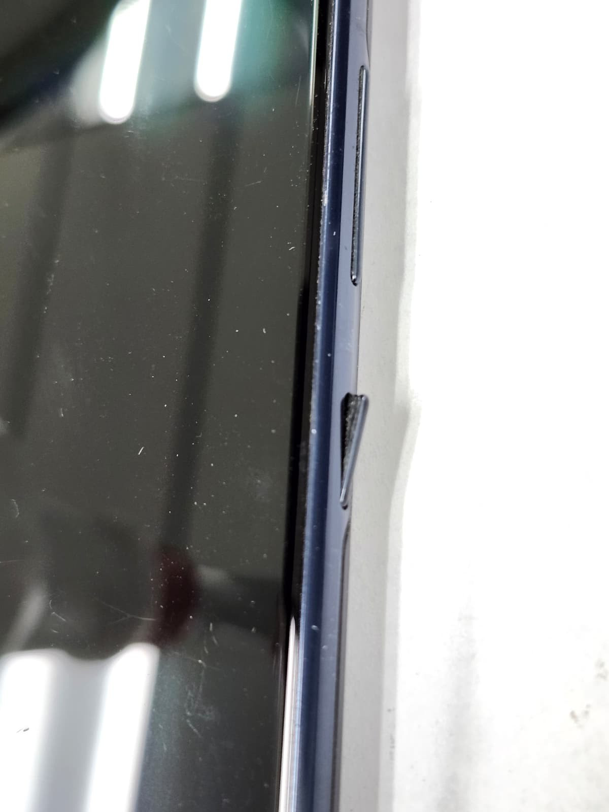 DEFECTIVE – Samsung Galaxy S20 FE 5G – 128GB Cloud Navy – GSM Unlocked – 11659