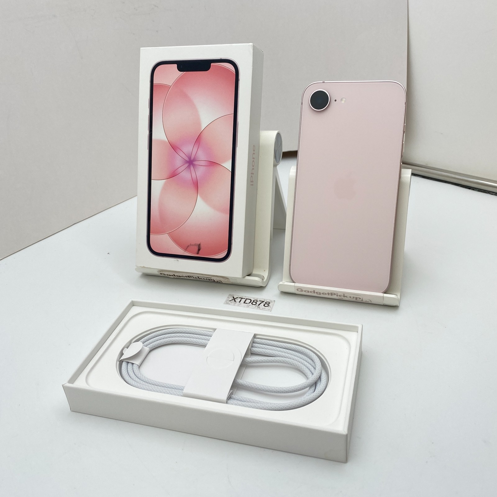 Apple iPhone 17e – 256GB – Soft Pink (AT&T/Cricket ONLY) – Open Box