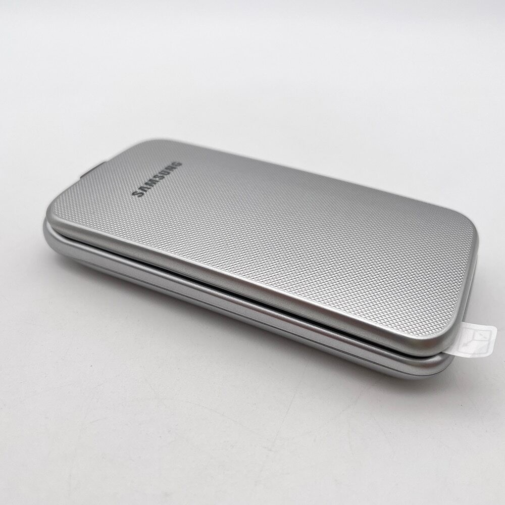 Original Samsung C3520 1.3MP GSM MP3 Bluetooth unlocked flip phone