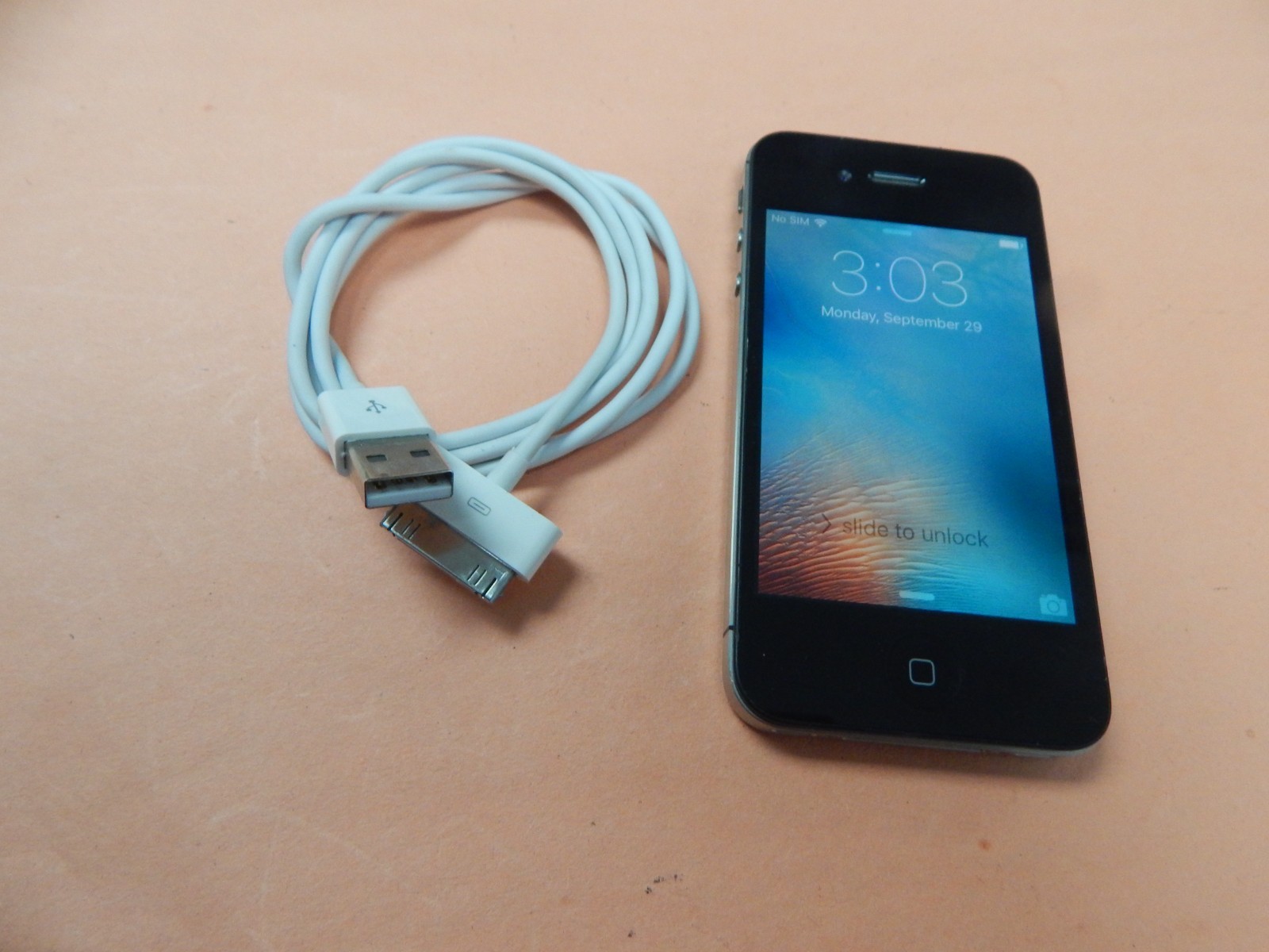 Apple iPhone 4 – 16GB – Black (VERIZON) A1349 FREE BUNDLE & SHIPPING