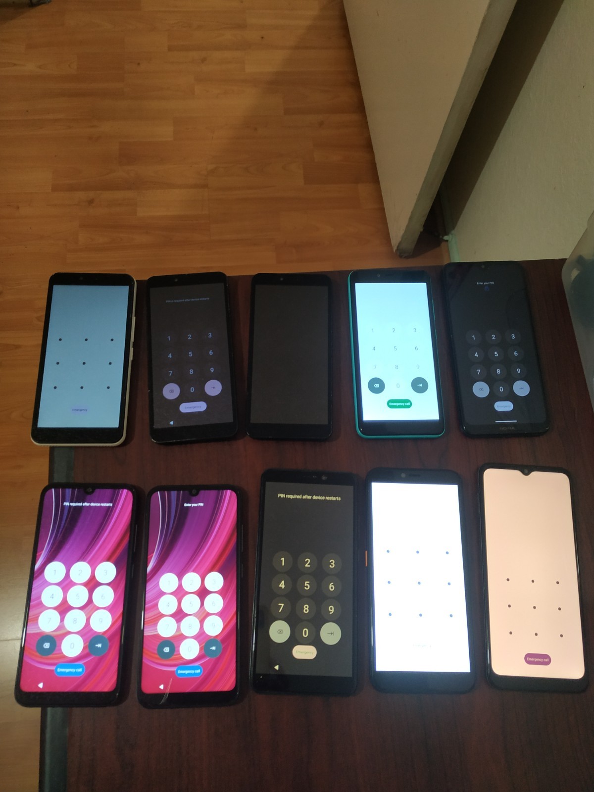 Lot of 10 Mixed Brand VORTEX C24 / WIKO / BLU/NUU /and other Smartphone For part