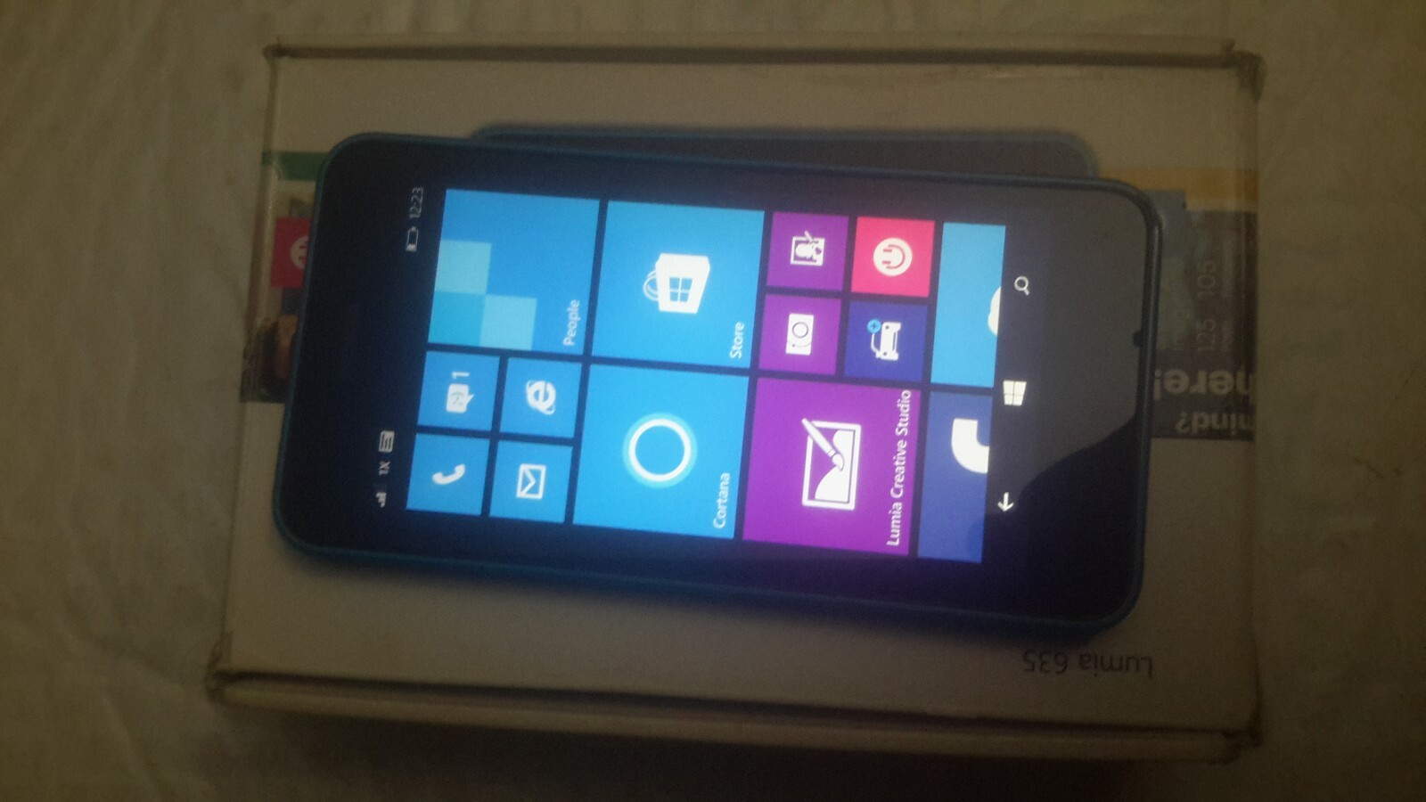 SPRINT NOKIA LUMIA 635 BLUE WINDOWS SMART CELL phone pro owed nice condition.