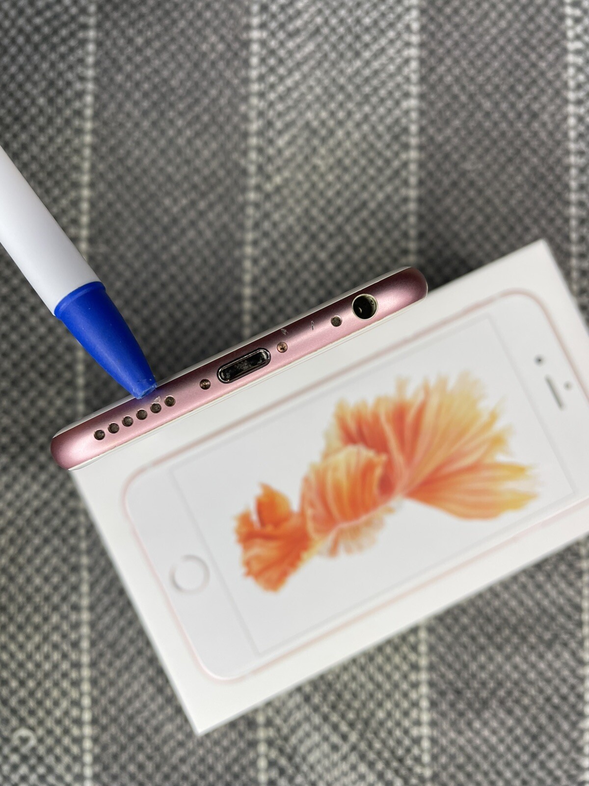 Apple iPhone 6s Rose Gold 64GB AT&T Network A1633 CDMA + GSM