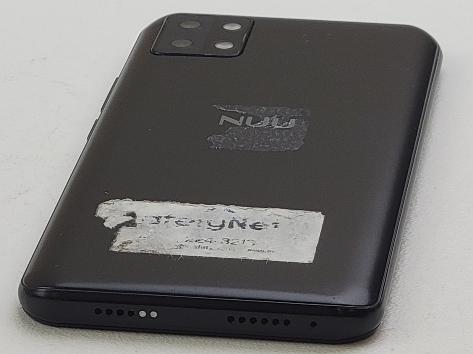NUU N12 (S6008L) 32GB – Black (CARRIER UNKNOWN) Smartphone – CRACKED – H6208