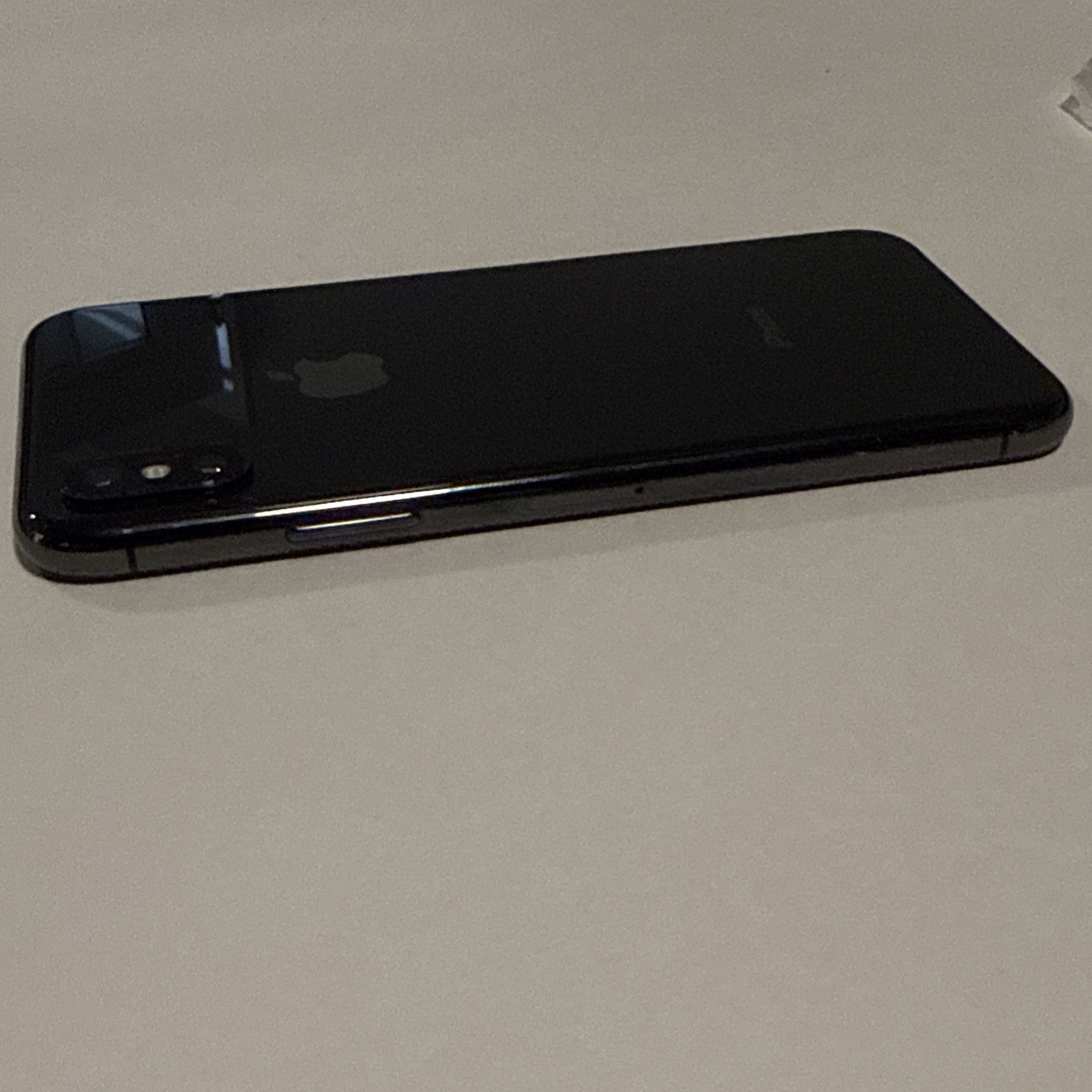 Apple iPhone X – 64GB – Space Gray (Unlocked) Broken LCD – Good Back FOR REPAIR