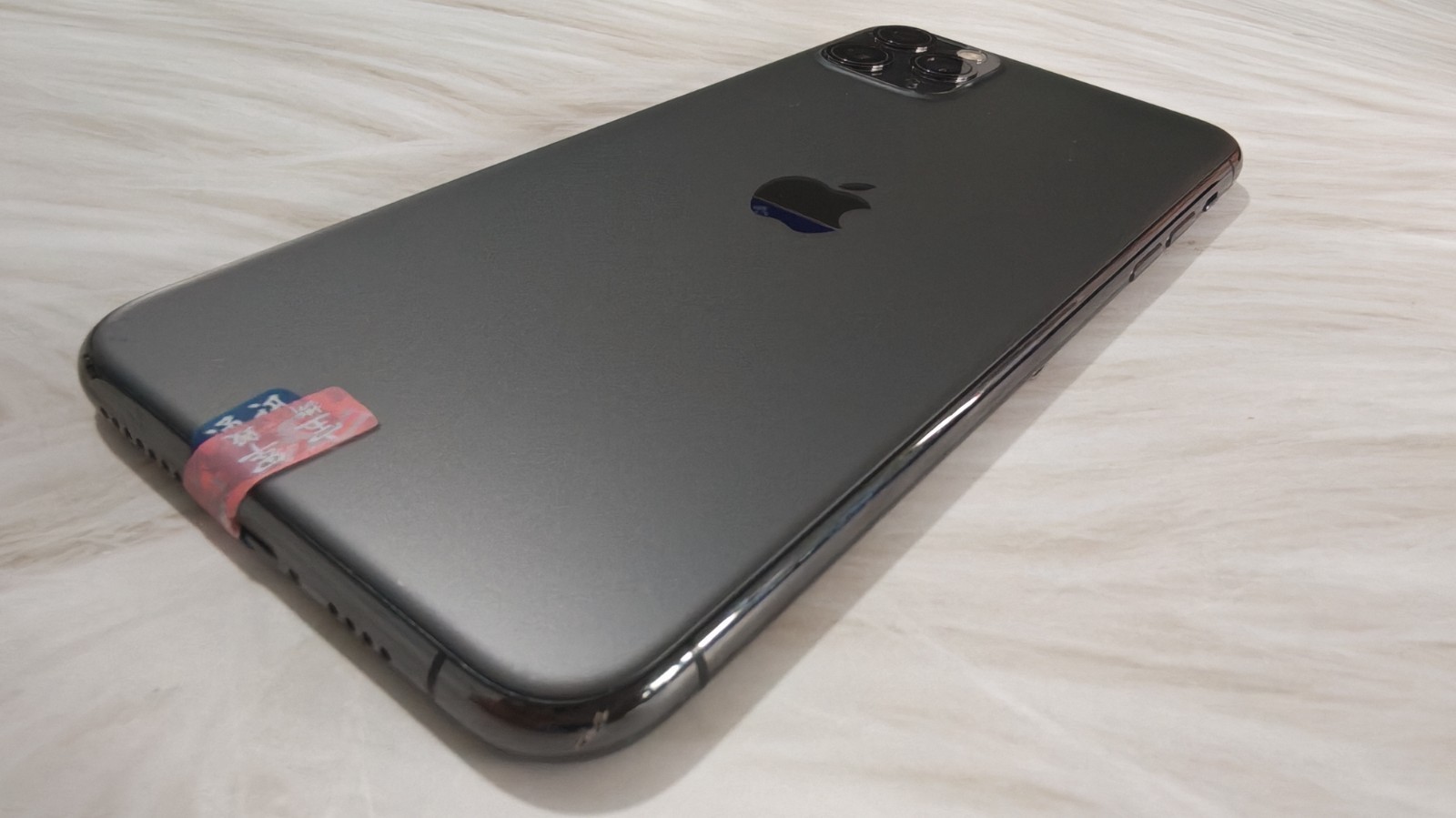 Apple iPhone 11 Pro Max Unlocked 64/256/512GB Random Color With Accessories Good