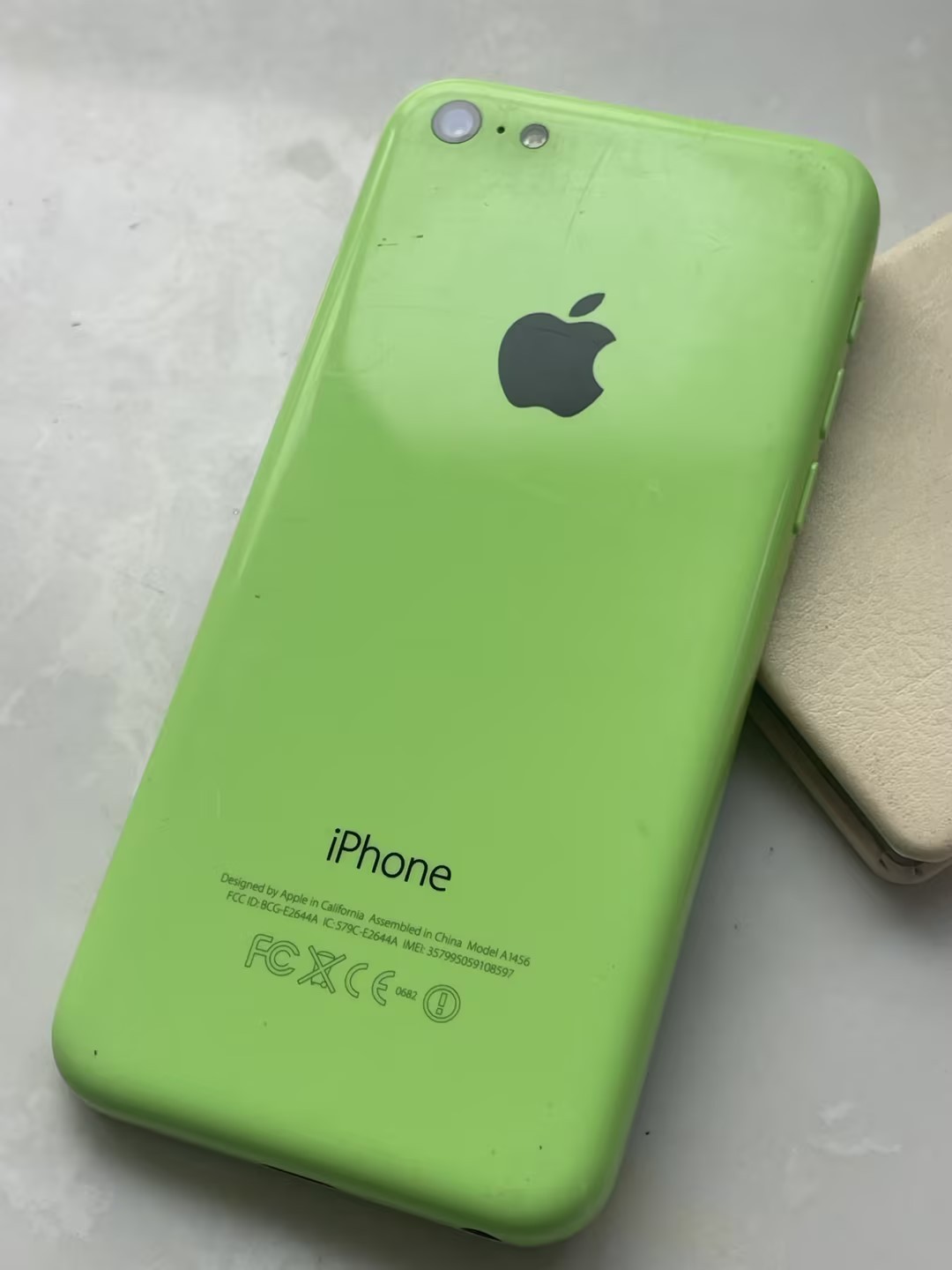 Apple iPhone 5C Unlocked New Battery 8/16/32GB BLUE/GREEN/PINK/WHITE/ YELLOW