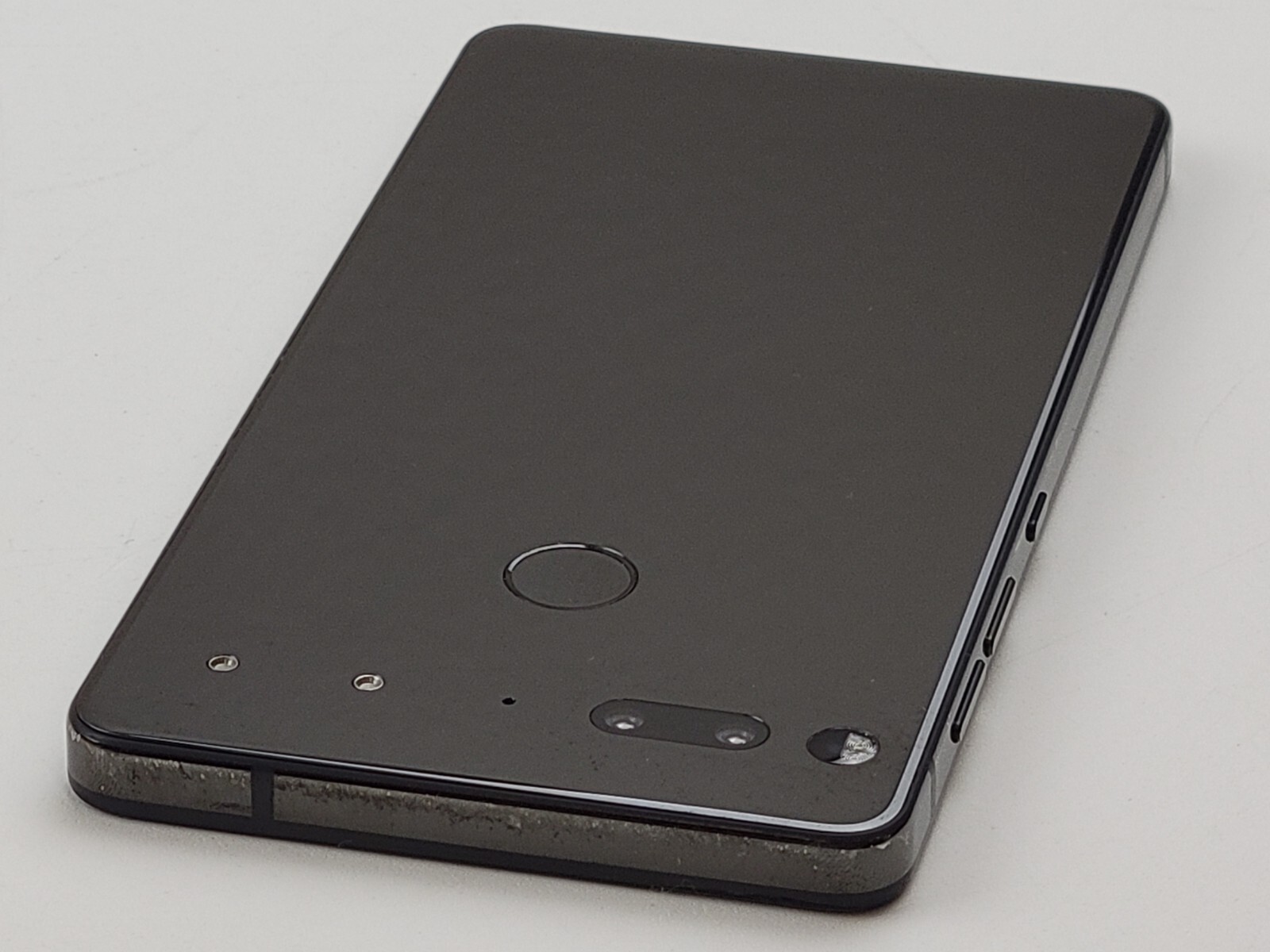 Essential Phone (PH-1) 128GB – Black (Sprint) Smartphone – J3582