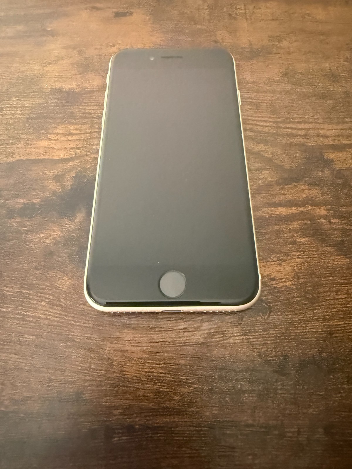 Apple iPhone SE (2022) – 64 GB – Starlight (Unlocked) – Good Condition