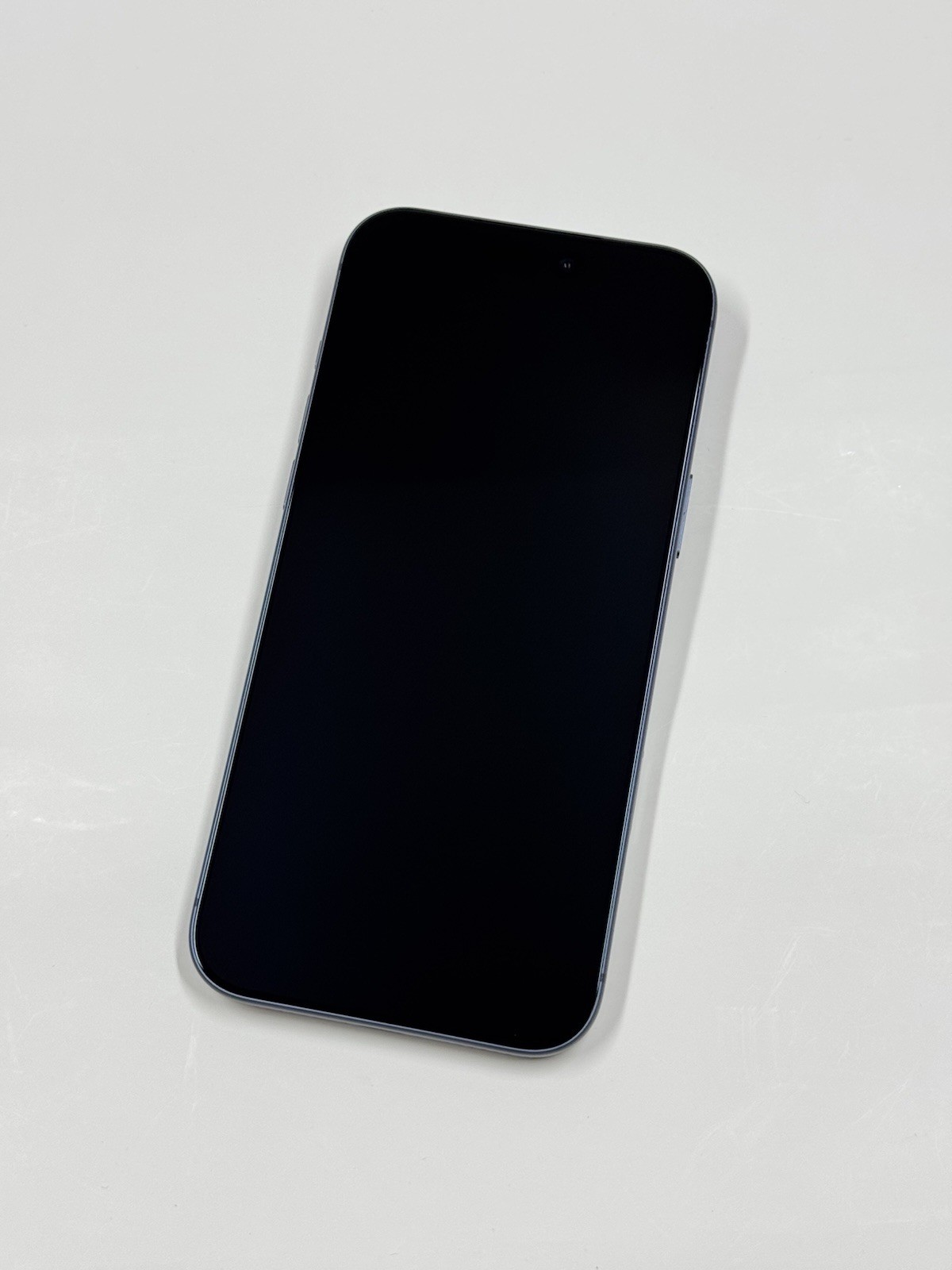 Apple iPhone 17 Pro Max 256GB Deep Blue (AT&T) – WiFi/Parts Only, Excellent