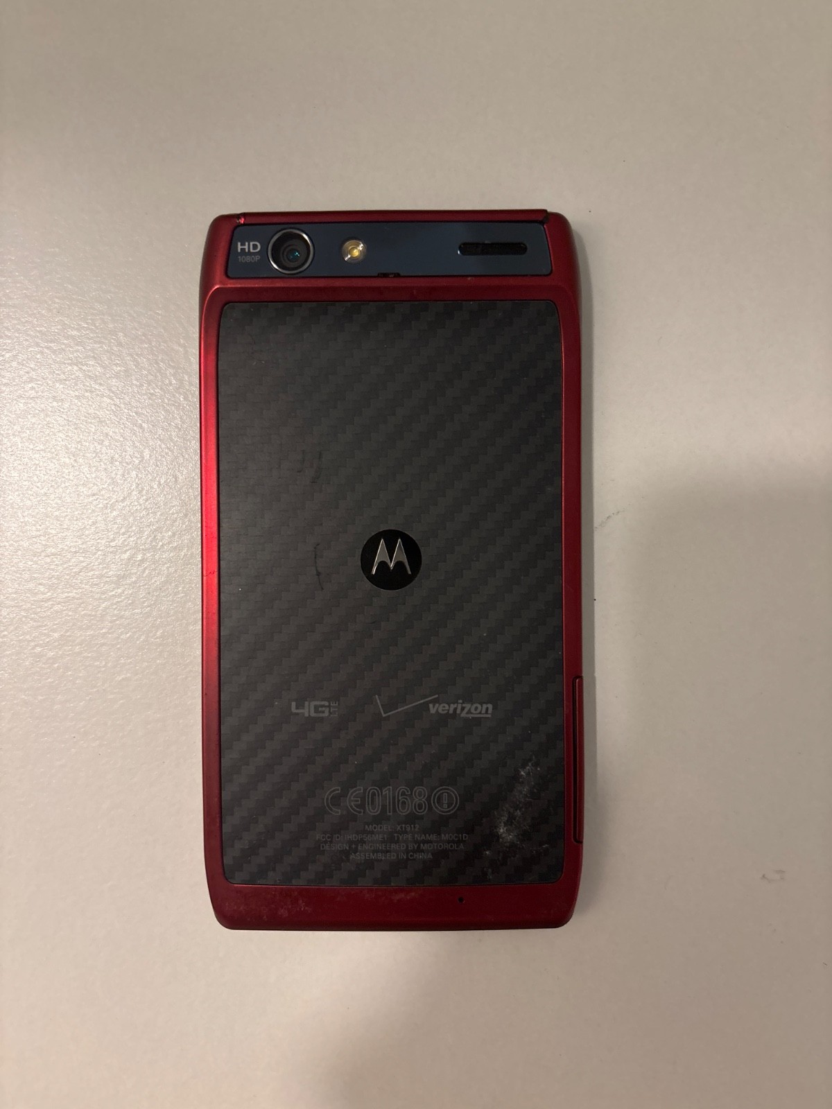 Motorola Droid RAZR Maxx XT912 – Carbon Fiber (Verizon) Smartphone – Great Shape