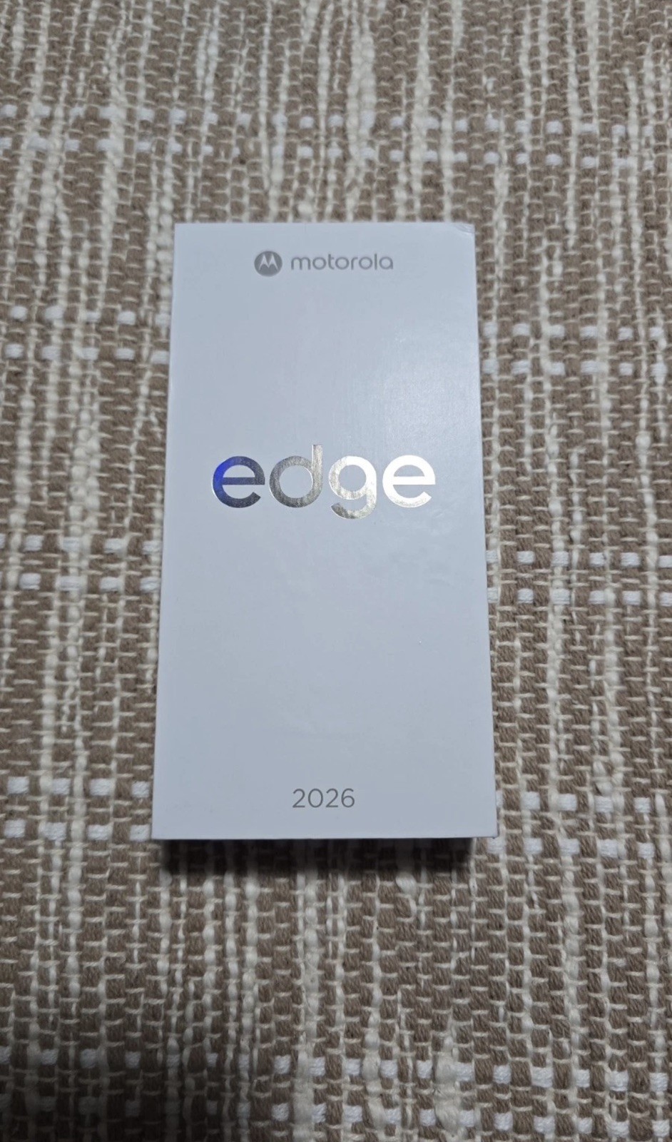 Motorola Edge 2026 Pantone Martini Olive