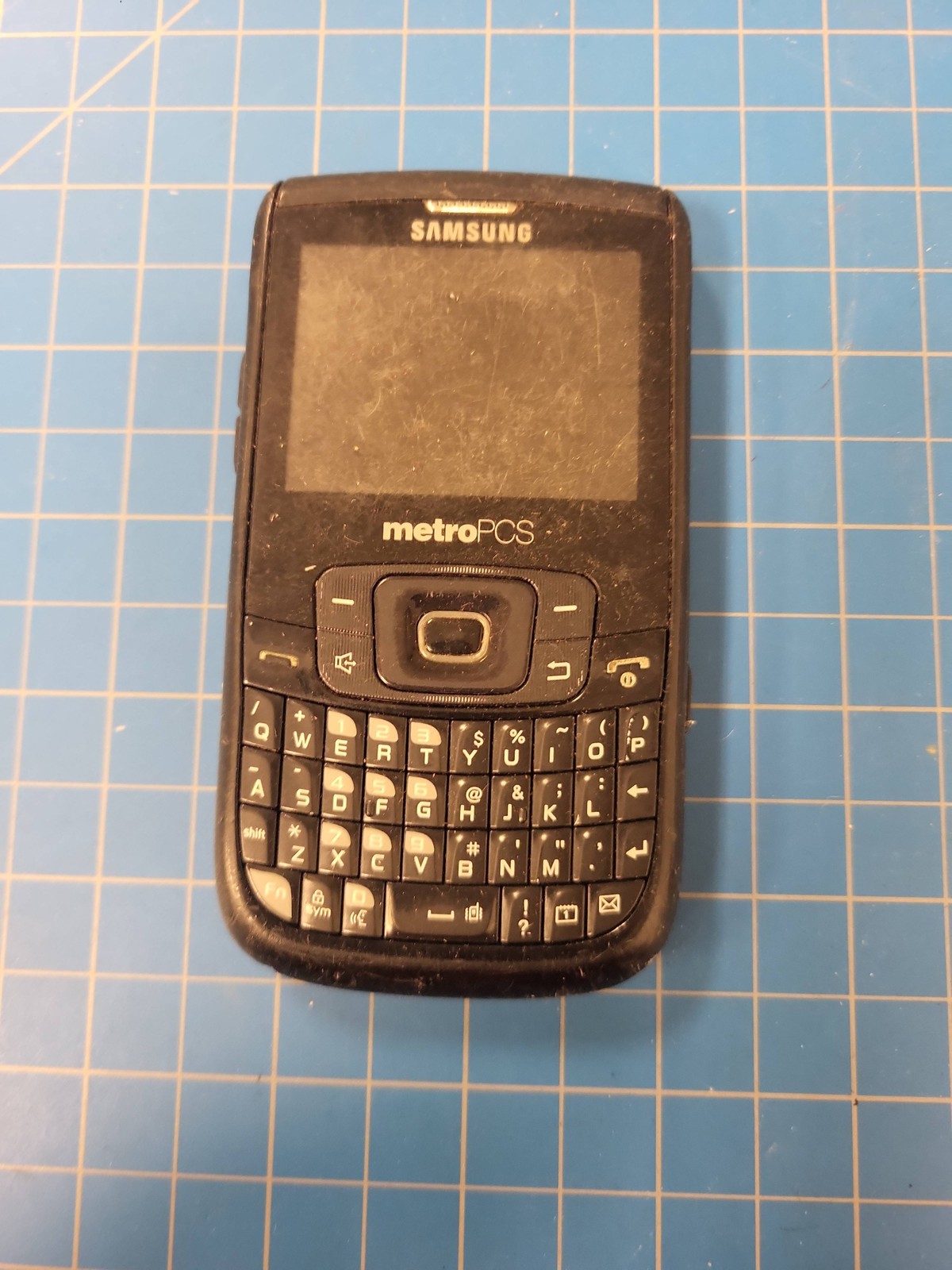 Samsung MetroPCS Black QWERTY Keyboard Bar Feature Messaging Phone Cell Phone