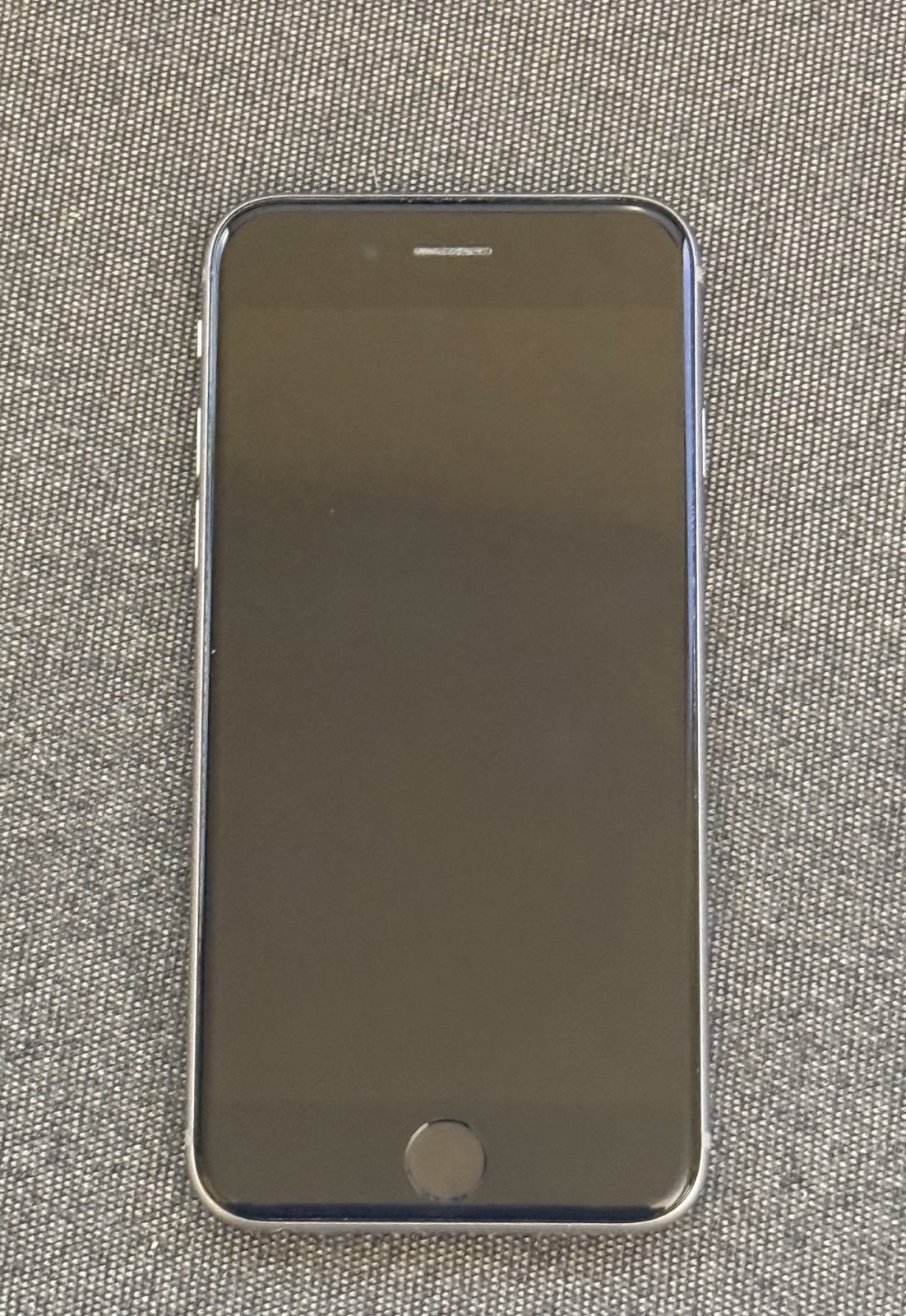 Apple iPhone 6S – 16GB – A1633 – AT&T Locked Smartphone – Silver