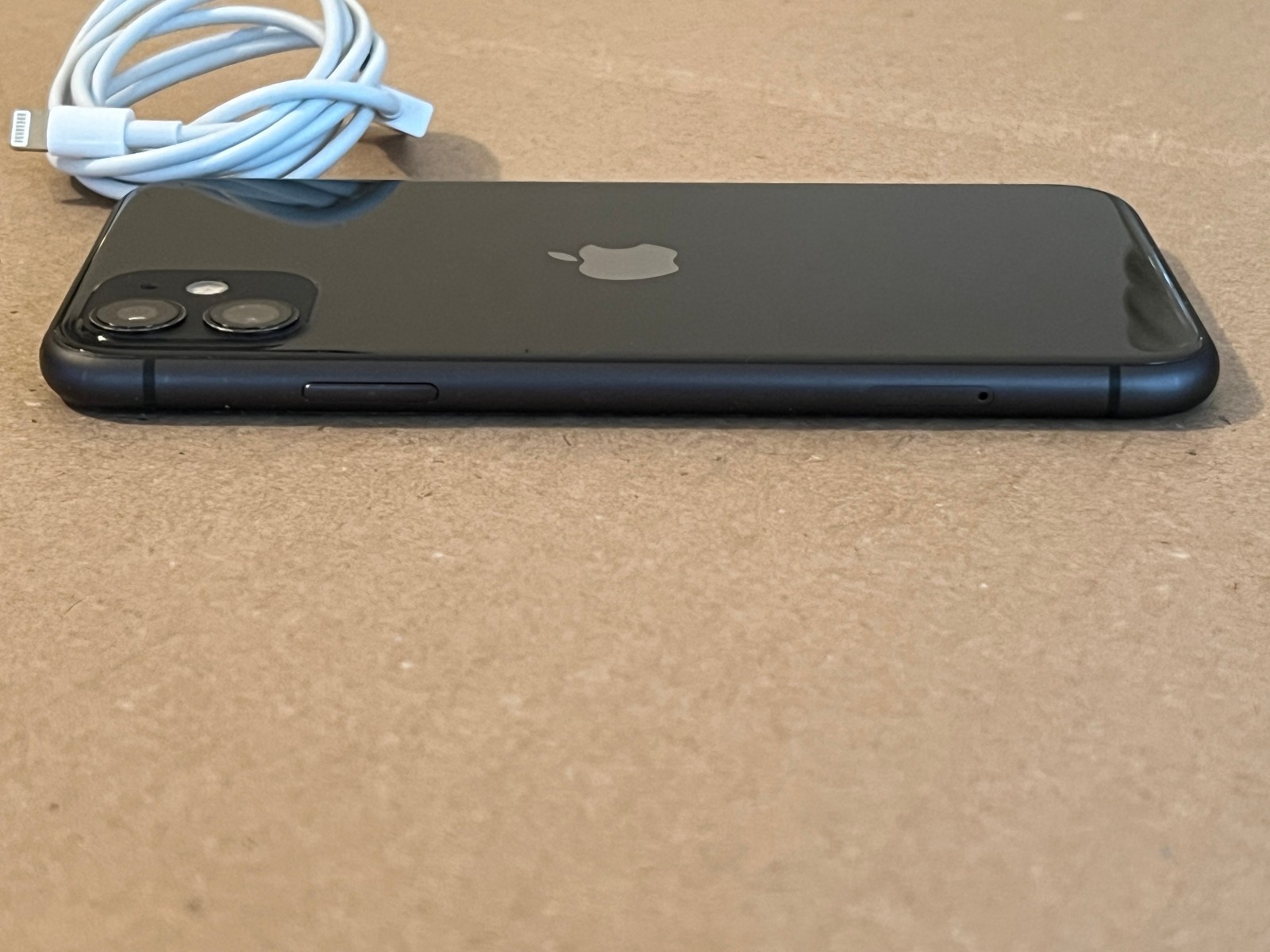 Apple iPhone 11 64GB Black Unlocked A2111 READ