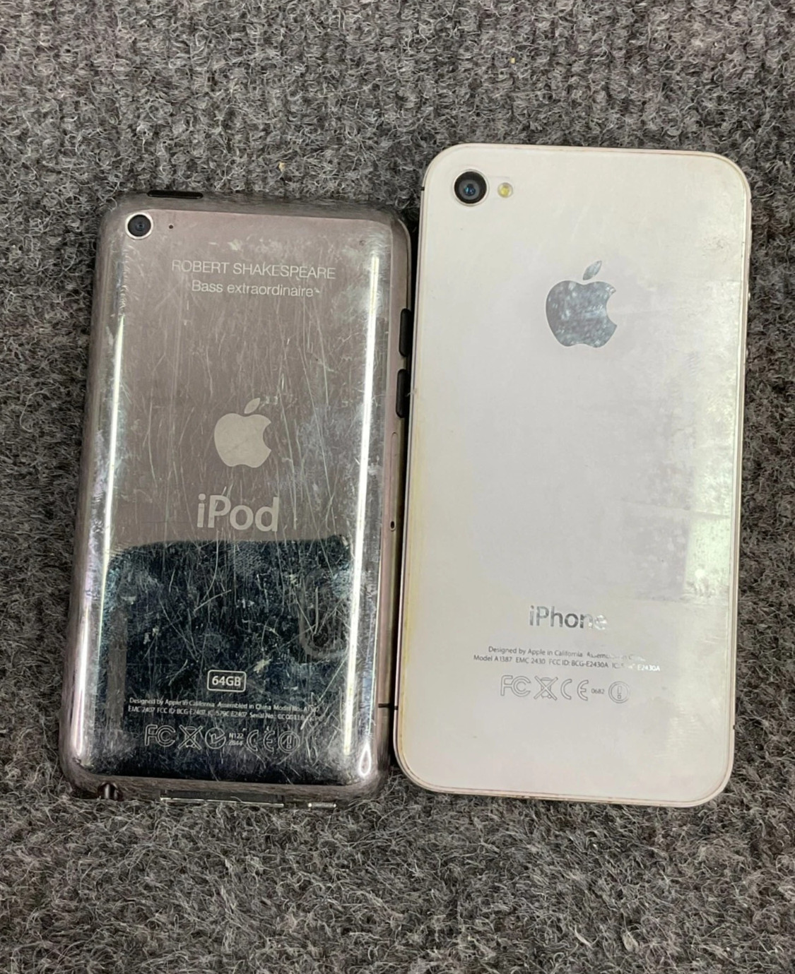 Apple iPod A1318 64GB 3rd Gen & iPhone 4S Combo Pack Used