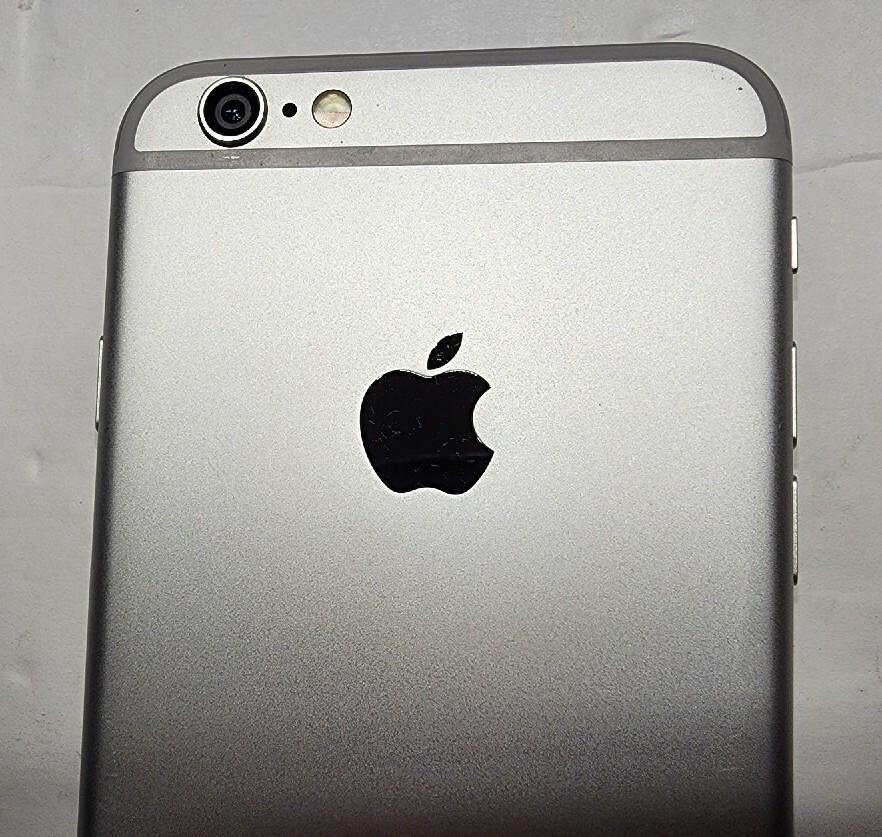 Apple iPhone 6 (A1586) – Silver – PARTS ONLY – BAD MOTHER BOARD