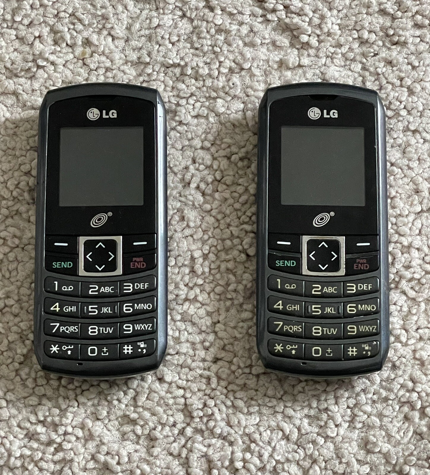 LOT of 2 LG 320G Tracfone Cellphones UNTESTED No Batteries Or Sim Cards