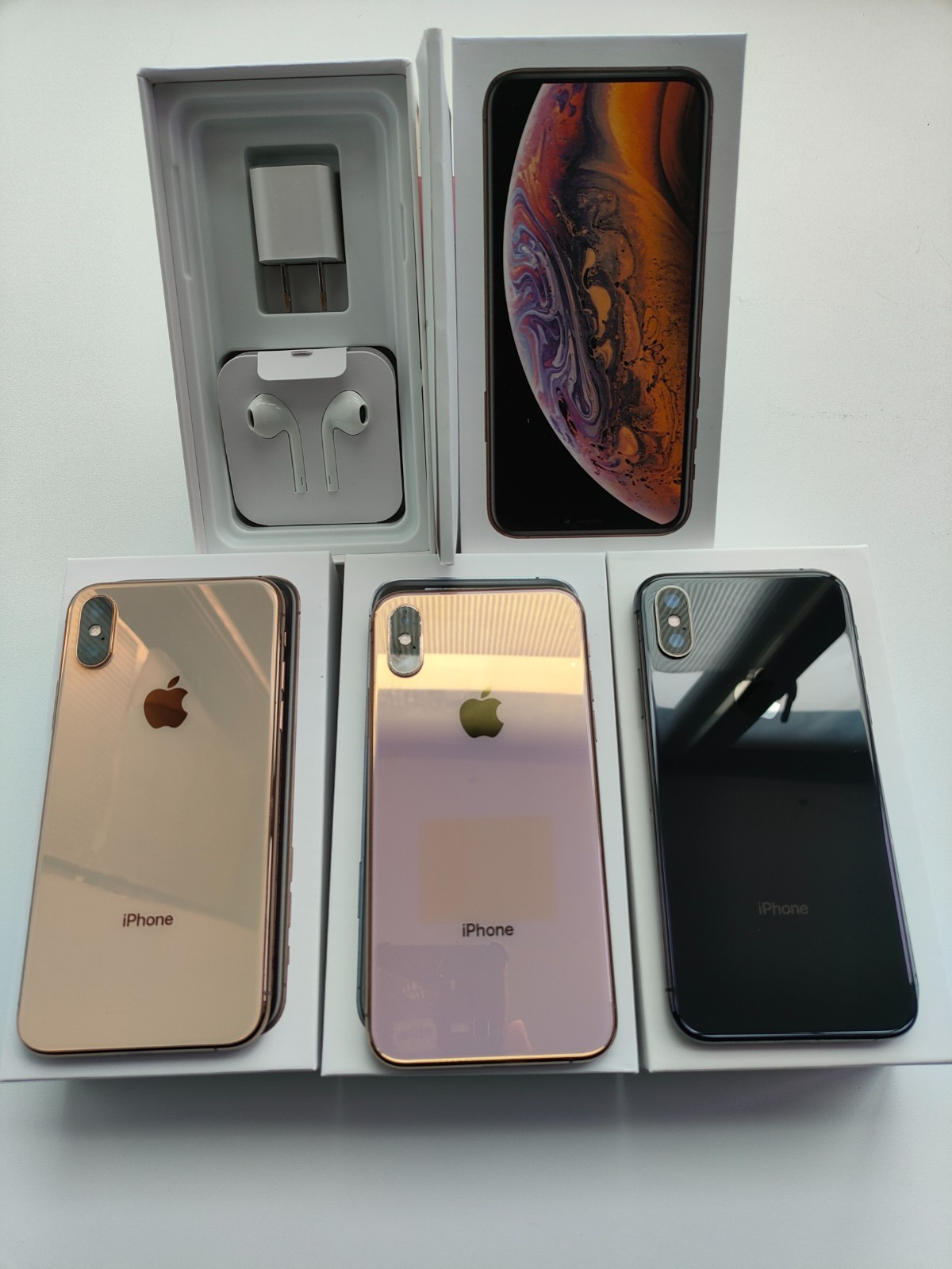 Apple iPhone XS 64/256GB Unlocked Resealed With Accessories Random Color