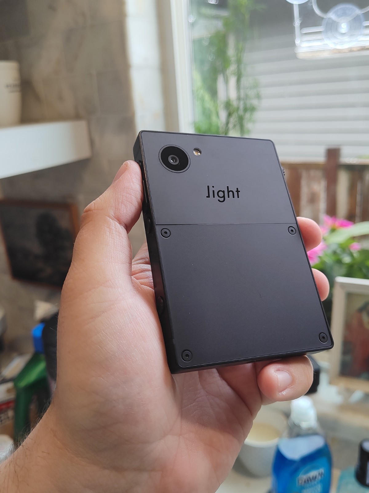 Light Phone III 3