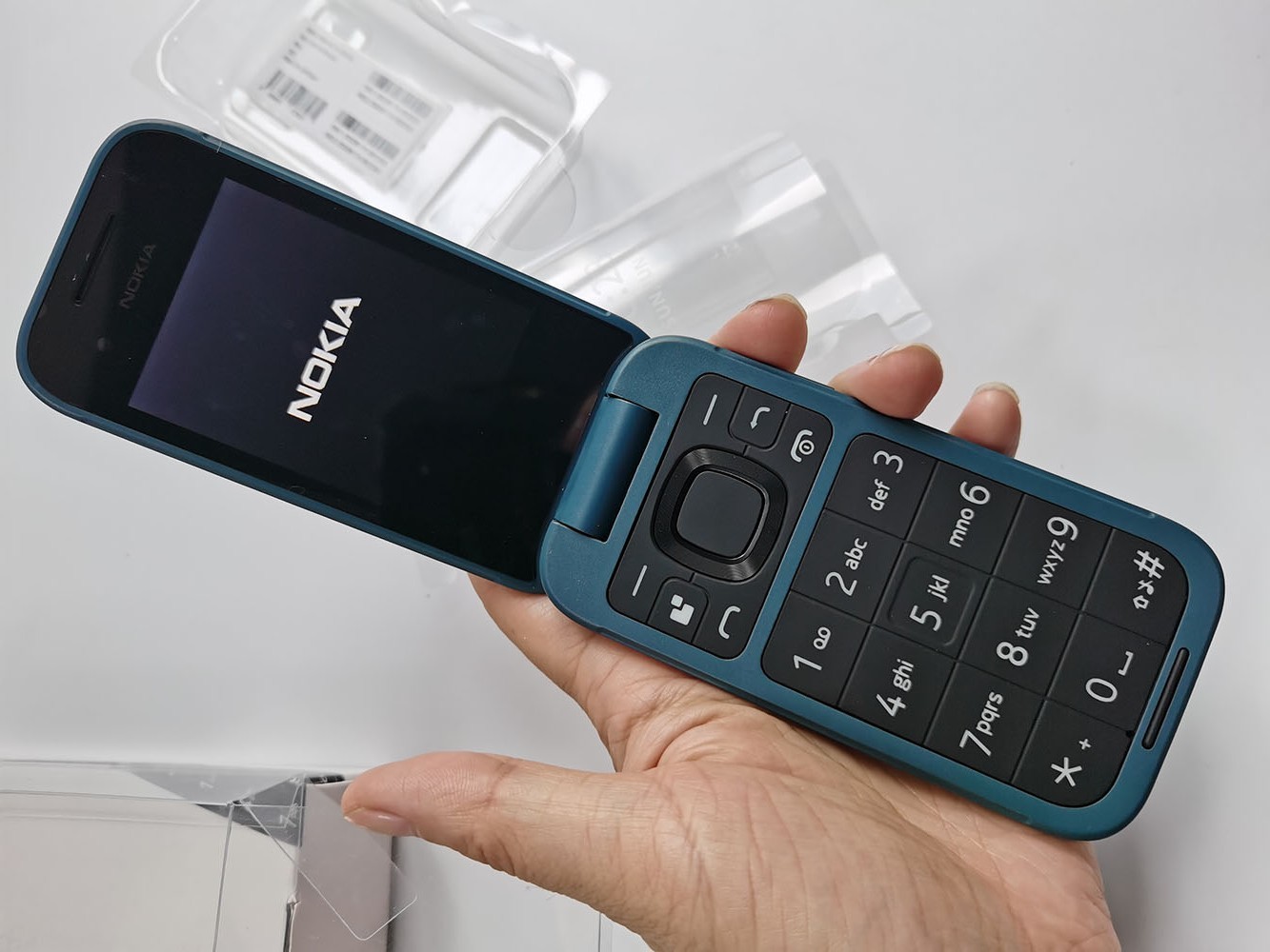 Original Nokia 2660 Flip Unlocked Dual-SIM 128MB large-sized physical buttons