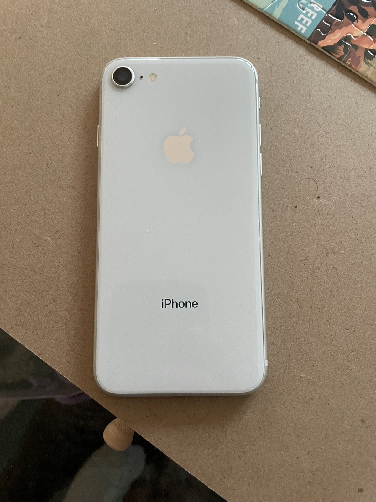 Apple iPhone 8 – 64GB – Silver (Unlocked) A1863 (CDMA + GSM)