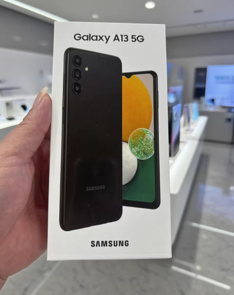 BRAND NEW Samsung Galaxy A13 5G 64 GB Black SM-A136U Factory Unlocked GSM CDMA