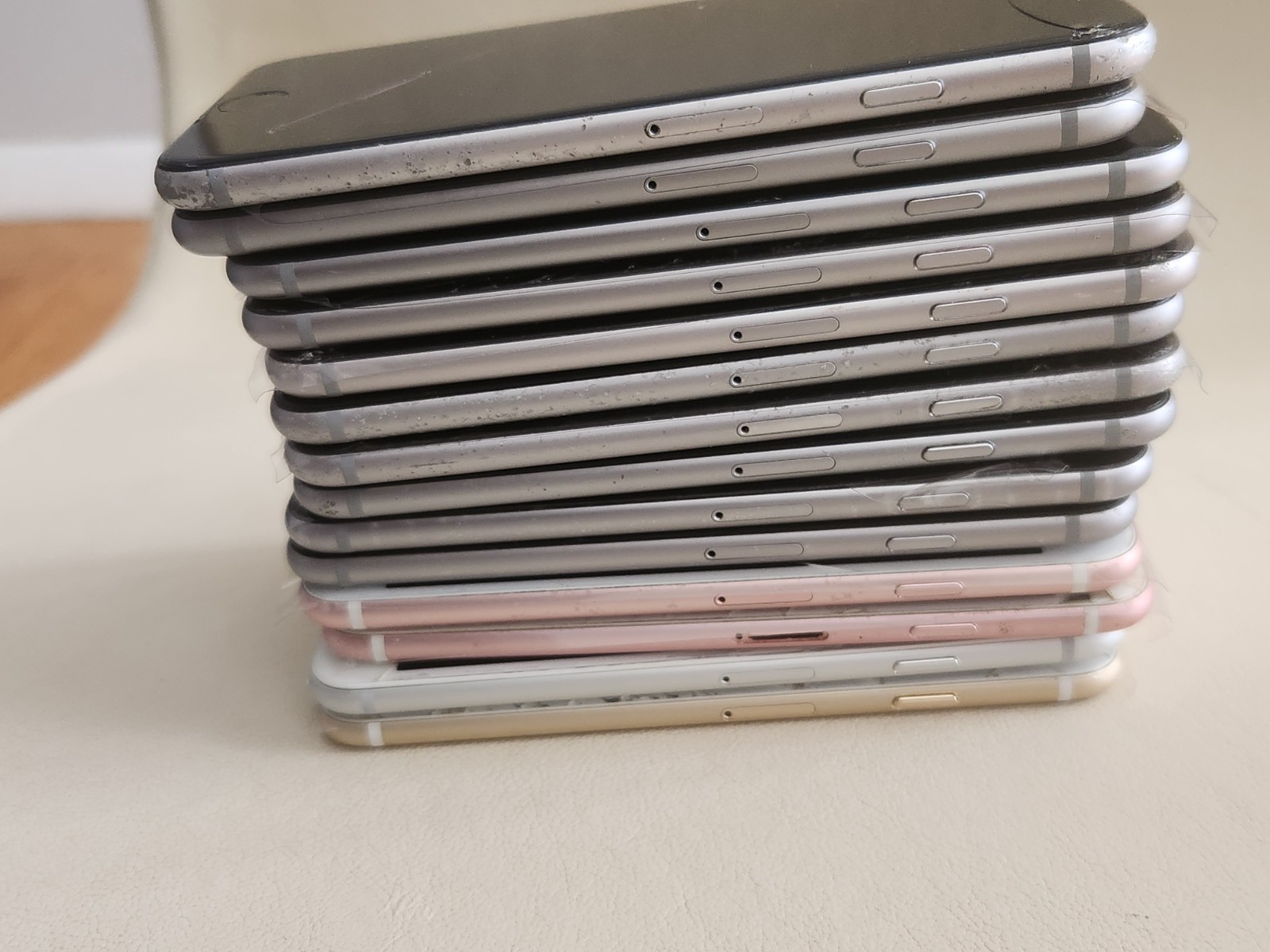 Apple iPhone 6, 6s – All 16 GB – Space Gray , Rose Gold, Silver – Network Locked