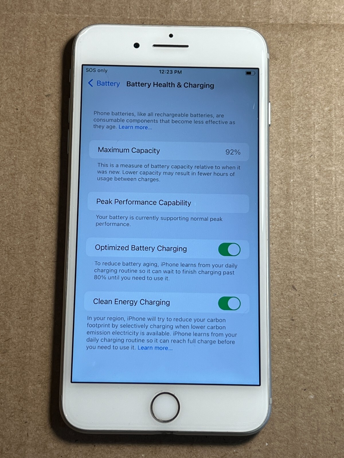 Apple iPhone 8 plus 64GB silver Unlocked Smartphone (A1897) (GSM) Read