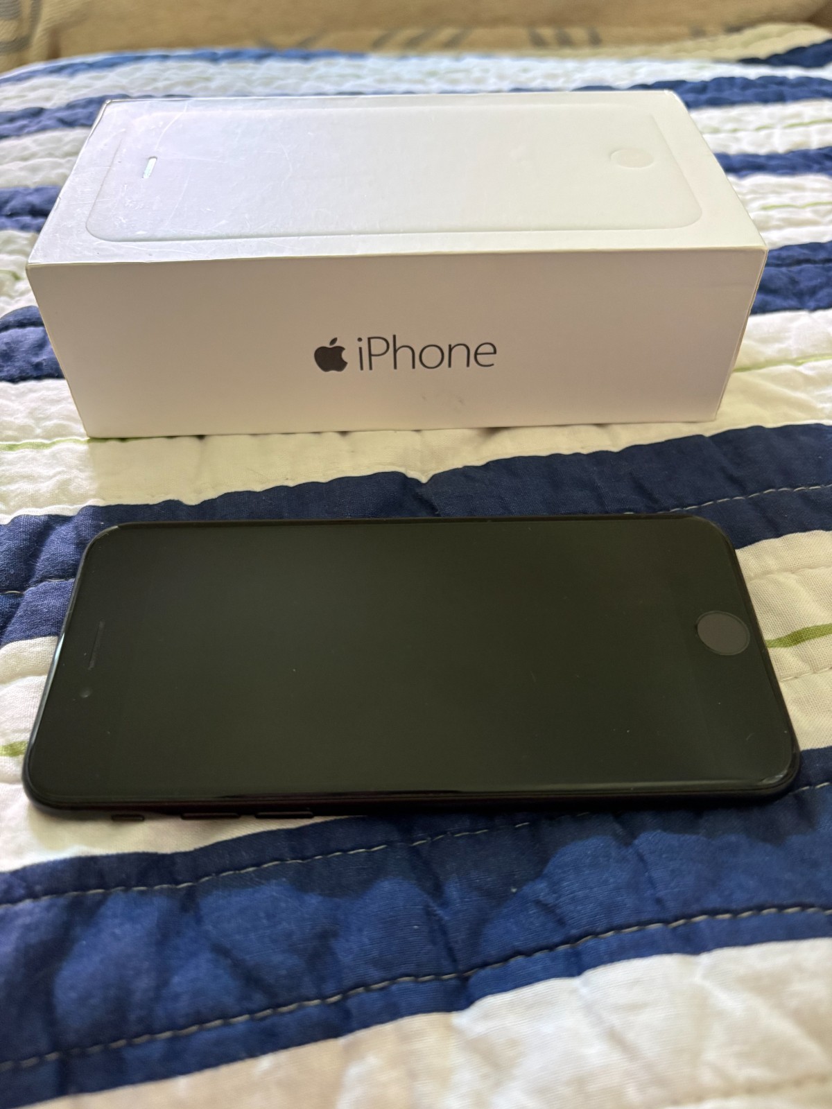 Iphone SE 2nd generation Black (Unlocked) 64gb 78% Battery
