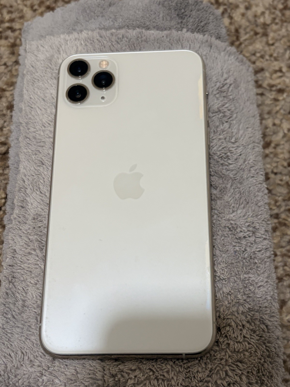 Apple iPhone 11 Pro Max – 64 GB – A2161 – FOR PARTS
