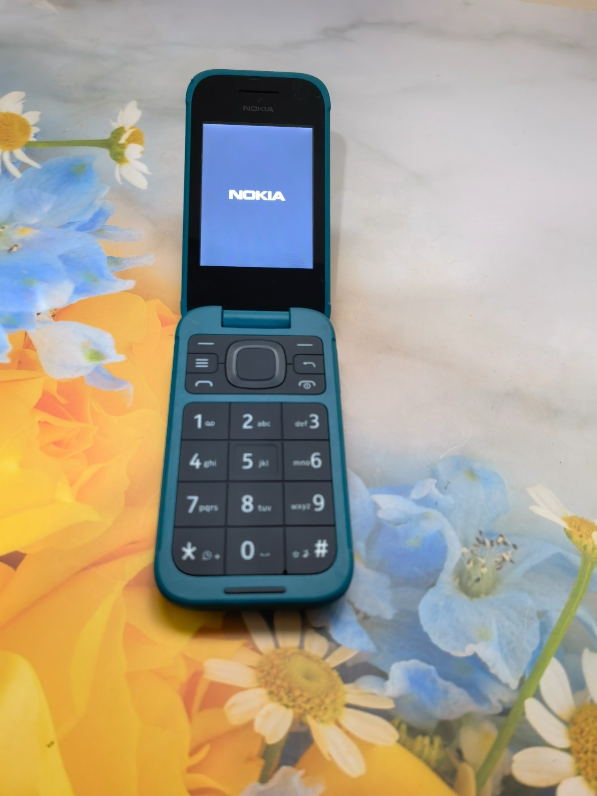 Unlocked Nokia 2780 Flip Big Keyboat 4G LTE WIFI 4GB 512MB Phone 2.7″ WIFI