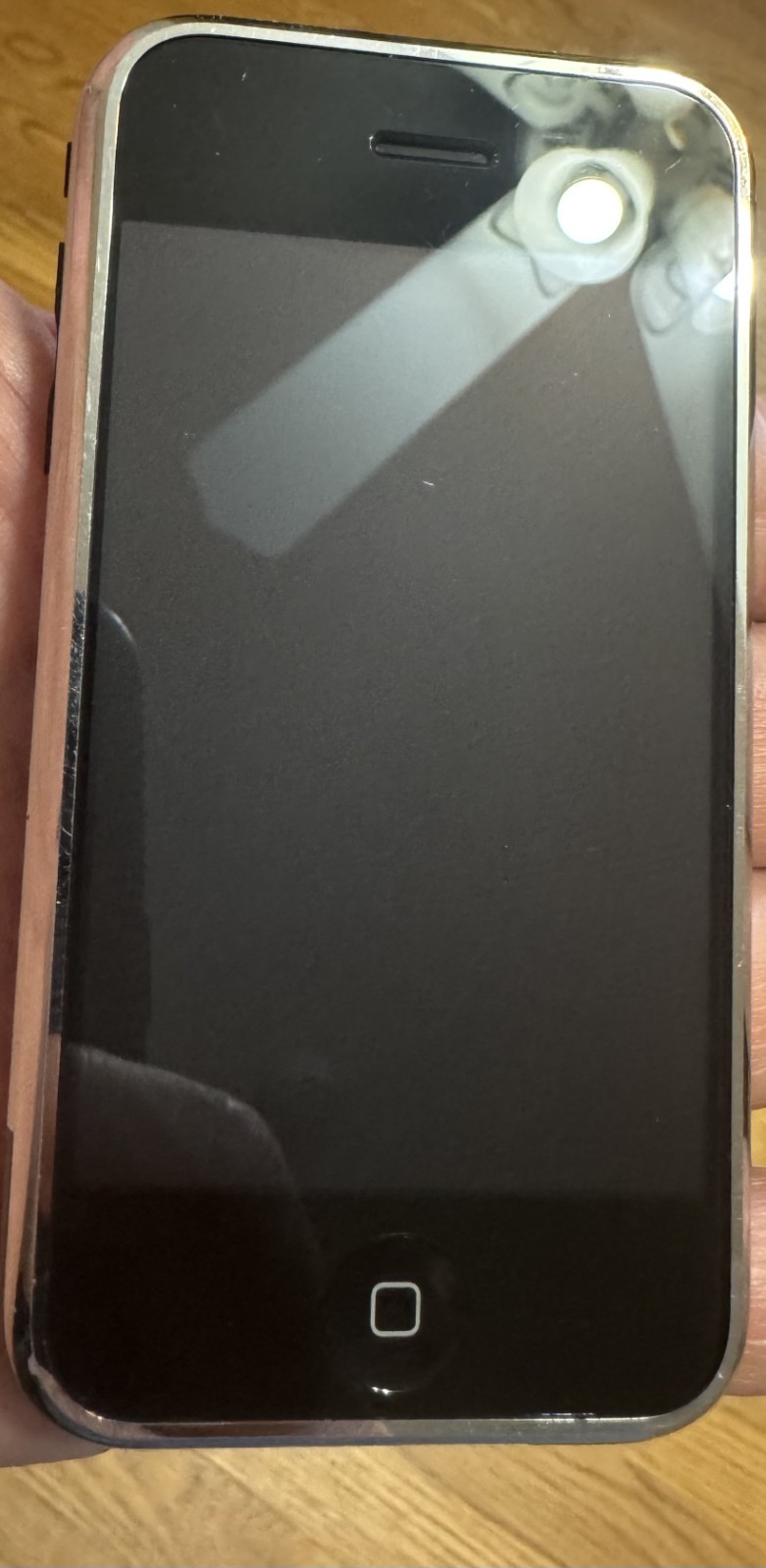 Apple iPhone 1st Generation 2G 4GB AT&T A1203 (GSM) iOS 1.0