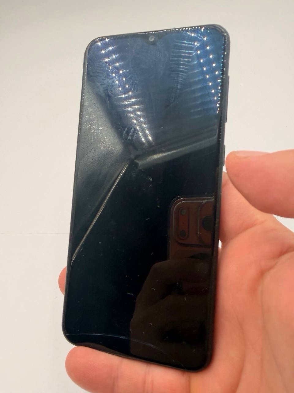 Samsung Galaxy A20 SM-A205U – Cracked Screen – Works