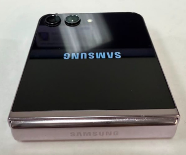 Samsung F731U1 Z Flip5 512GB Lavender Unlocked LCD Line Issue