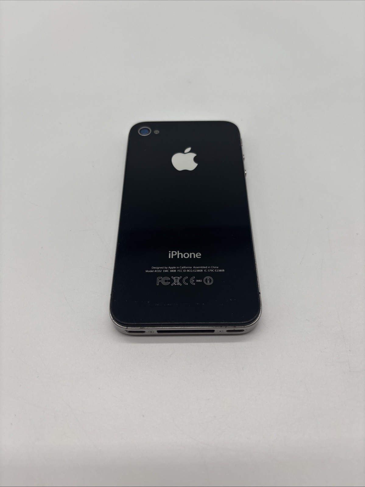 Apple iPhone 4 model A1332, 8GB, Black/Silver