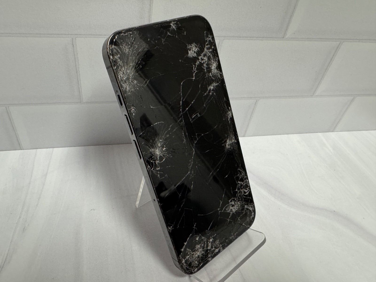 Apple iPhone 13 Pro 128GB Graphite A2483 Unlocked Cracked Screen LCD READ #10