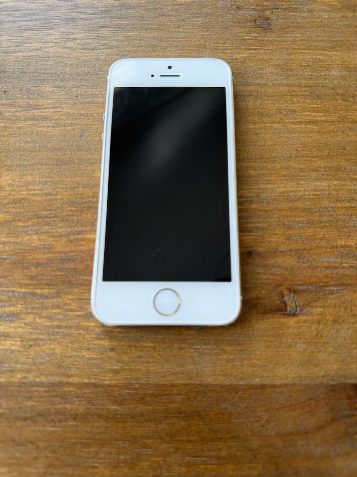 Used Apple iPhone 5s 32GB iOS 4.0in Gold/White 8MP Bar ME346LL/A