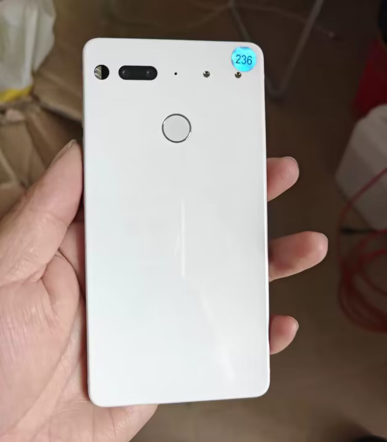 Essential Products PH-1 5.71″ 4GB RAM 128GB ROM 13.0MP LTE Android Smartphone