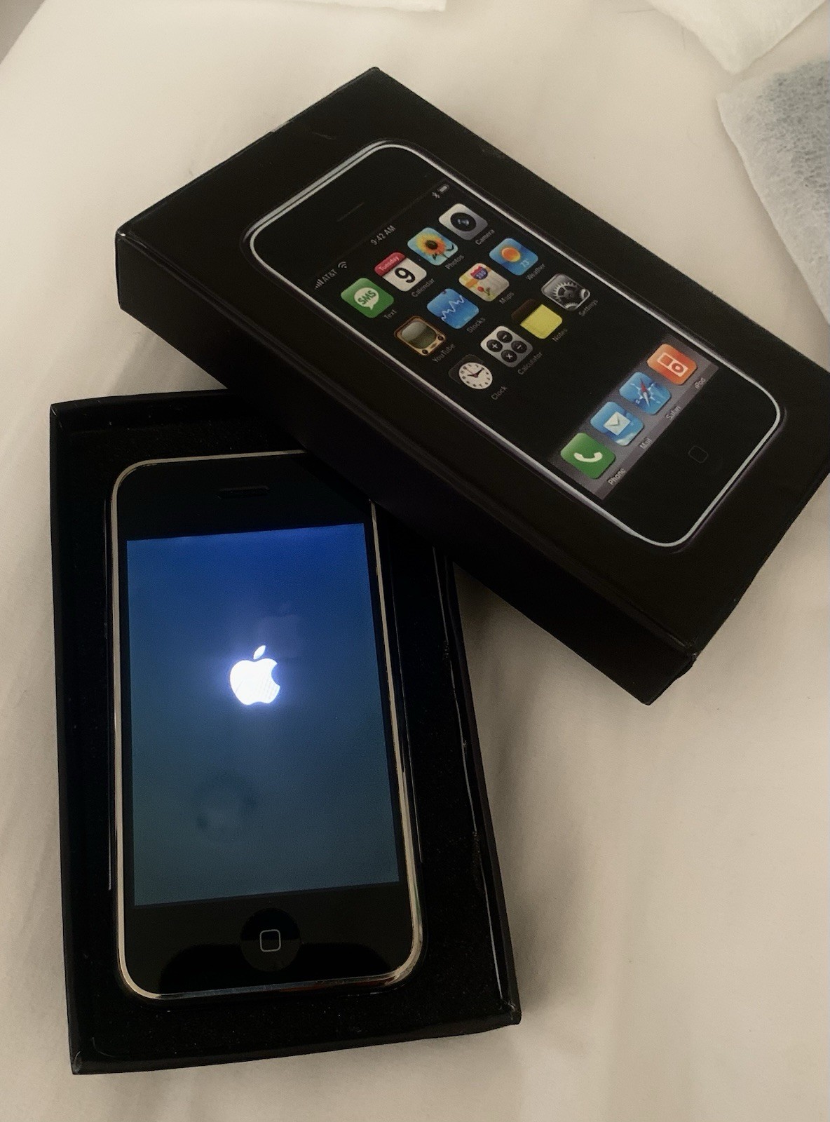 Apple 1st Generation iPhone 2G – 8 GB MA712LL/A A1203 – Pristine Condition