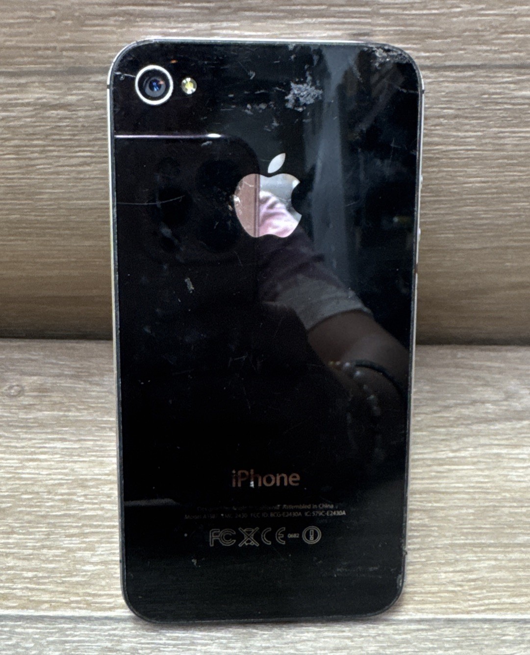 Apple iPhone 4s 16GB BLACK A1387 MD234LL/A IOS 7.0.2 Reset Broken Screen