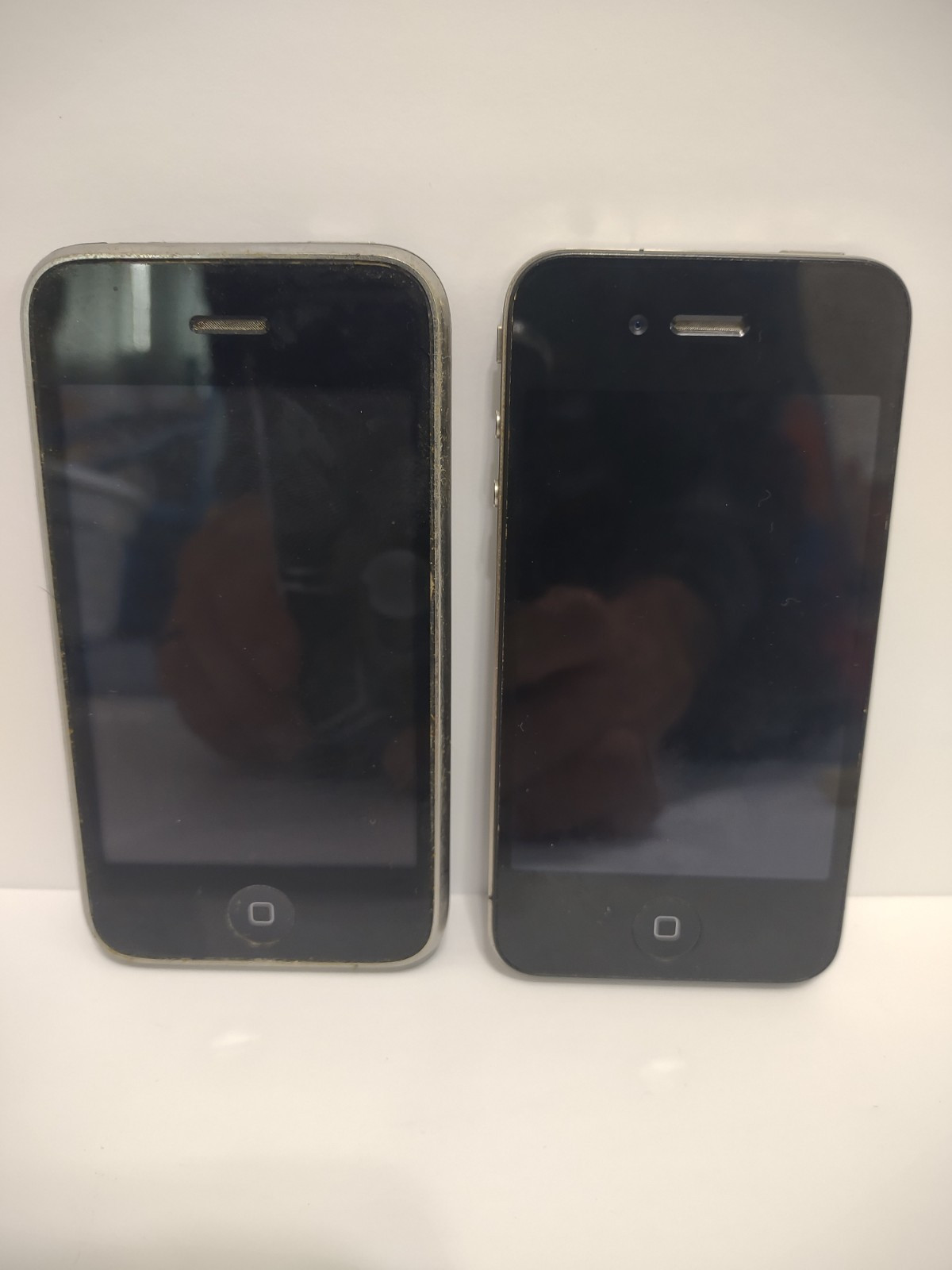 Lot 2 Apple iPhone 4 A1313 & A1303 – 3GS Black – No Power Cords – A8A